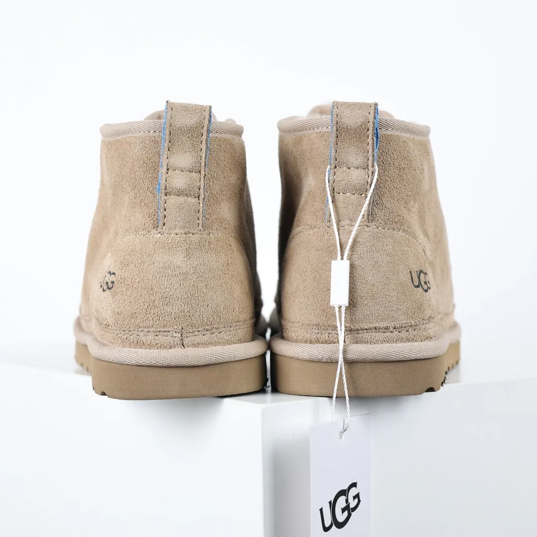 Pick up locally 💰640 Core recommendation with good price It is a very suitable choice for home furnishings. In the new year, uug launched a series of styles, which are partial to the preferences of young consumers and have also moved to the forefront of fashion trends. Shoe body material: water-repellent coated suede upper, 17mm UGGPURE™ implantable wool insole, lightweight non-slip and comfortable rubber outsole, with brand LOGO and trademark. Comes with a full set of packaging. Size: 35 36 37 38 39 40 41 42 43 44